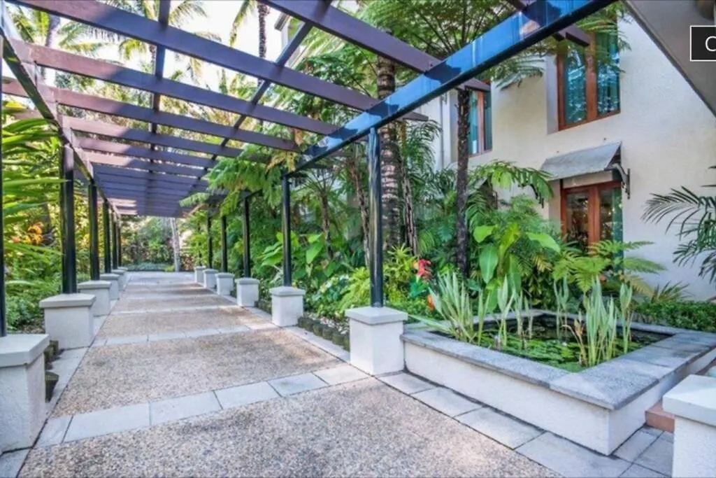 Tropical One Bedroom Apartment At The Mediterranean Port Douglas